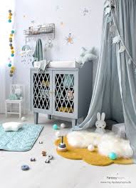 Kinderzimmer Fur Jungen Mit Kuschelecke Mit Baldachin Teppich Und Lammfellen Eingerichtet Kinder Zimmer Kuschelecke Kinderzimmer Kinderzimmer