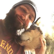 Scott Hennessy (@Hennescotts)