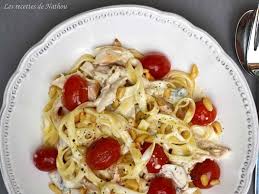 Recette De Tagliatelles Au Poulet Sauce Cremeuse Au Gorgonzola Pignons De Pin Et Tomates Cerise Poelees Recette Tagliatelle Au Poulet Recettes De Cuisine Tagliatelles