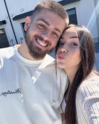 Brooke Roney's Instagram, Twitter & Facebook