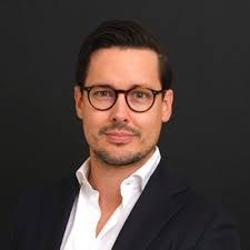 Amir Marandi's Instagram, Twitter & Facebook