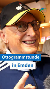 Karin Post- de Buhr lebt mit ihrem Mann, ihren Kindern und ihrer Mutter auf  einem Grundstück. Was das schöne daran ist, verrät sie im Video.  #solebtostfriesland #wirfilmenostfriesland #ostfriesentv #ostfriesenzeitung  #ostfriesischenachrichten ...