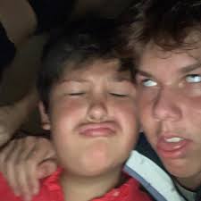 Stream Fred Bromell music