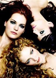 Prima di far scelte affrettate devi sapere che bisogna sapere i colori che più si adattano al tuo viso . Come Scegliere Il Giusto Colore Dei Capelli