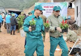 People of Kho Vang village join hands to "beautify" the resettlement area