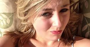 “Onze dochter pleegde zelfmoord in gevangenis omdat ze gepest werd. Na  bijna elk bezoek moest ze zich volledig uitkleden”