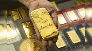 Gold Price Prediction: Gold prices off Rs 6,500 from peak. Time to buy now?  - The Economic Times