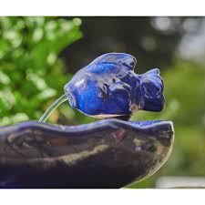 En gros mignon poisson, grenouille, dauphins, visage de bébé, animal jardinière en céramique pot de fleur rose jaune, orange, vert, poterie. Fontaine Solaire Ceramique Bleu Poisson Solairepratique Com