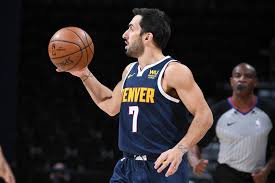Viene destacándose en su primera temporada en la nba y cada vez que juega suele ser noticia por sus méritos. Facundo Campazzo En Denver Nuggets Ni Siquiera Con Lesionados Y Expulsados Hubo Mas Lugar Para El Argentino La Nacion