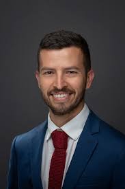 How to adjust Rivian R1S second row headrests?