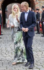 Sie war eine beliebte und verarmte norwegische mutter zum zeitpunkt von haakons beteiligung im jahr 2000. 30 Marius Borg Hoiby Ideen Norwegisches Konigshaus Konigshaus Prinzessin