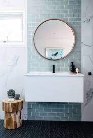 love the combination of marble and tiles in this bathroom badkamer badkamerideeen blauwe badkamer