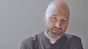 Ks. Michał Olszewski pozostanie w areszcie przez kolejne trzy miesiące.  Mec. M. Skwarzyński: Utrzymanie aresztu wpisuje się w konieczność tego, aby  toczyły się igrzyska