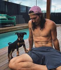 The tragic final posts of world champion snowboarder alex 'chumpy' pullin before he drowned when he blacked out while spearfishing on the gold coast. Alex Chumpy Pullin S Girlfriend Saw Lifeguards Try To Save Him Daily Mail Online