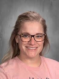 Edna Mata's Instagram, Twitter & Facebook