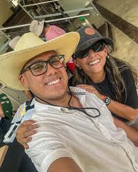 La Vendimia en LA CARAVEDO 🍇 Una experiencia increíble una año más 🙌🏻🍇  Gracias a la familia de la CARAVEDO por siempre considerarme para esta  celebración iqueña 🙌🏻🍇 Los hermanos @robertoballumbrosiomusic siempre