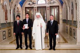 Bogdan murgescu despre avanpremiera filmului documentar și lansarea ediției jubiliare din cartea de aur a centenarului marii uniri. Preafericitul PÄƒrinte Patriarh Daniel A Semnat In Cartea De Aur A Centenarului Marii Uniri Reintregirea