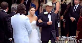 He is best known for songs such as chattahoochee and where were you. Alan Jacksons Family Is Heartbroken Sharesplosion