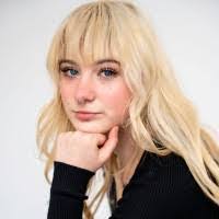 Lana Levine's Instagram, Twitter & Facebook