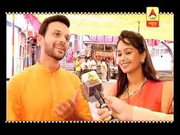 Ravish Desai And Mugdha Chaphekar Celebrate Their Wedding Anniversary At Mahalakshmi Temple Youtube Reyhna malhotra replaced shikha singh. ravish desai and mugdha chaphekar celebrate their wedding anniversary at mahalakshmi temple