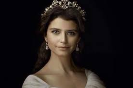 بيرين سات تحصل على لقب ملكة فيسبوك Beauty Goals Beauty Beautiful Images