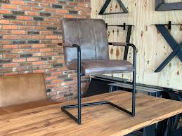 Nachdem der stuhl aufgebaut war erste sitzprobe habe mich dabei wirklich valdera stuhl echtleder eiche massiv braun holz leder uni 44x94x60 cm 199 00. Echtleder Stuhl 127blp Steelwood Interior