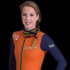 At the 2018 winter olympics, she was part of the dutch 3000 metres relay team that won a bronze medal. Lara Van Ruijven Home Facebook
