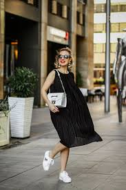 Black And White Outfit With Red Lipstick Account Suspended Moda Bolsa Branca Looks