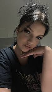 Jessica Raven's Instagram, Twitter & Facebook