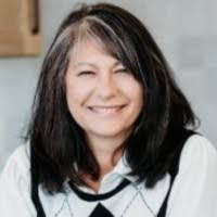 Amy Roehl's Instagram, Twitter & Facebook