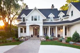 White Traditional Home Great Neighborhood Homes House Exterior Custom Home Builders Dream House