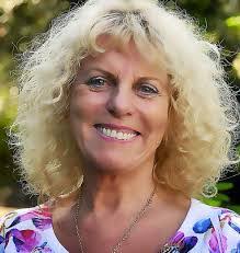 Alice Caron's Instagram, Twitter & Facebook