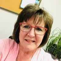 Dana Bloomquist's Instagram, Twitter & Facebook