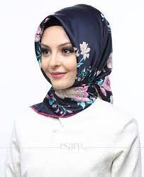 Hijab Esarp Panosundaki Pin