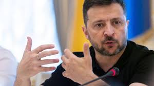 Good morning, does anyone have any translation aids English to Russian  please? I have a student in my class and he speaks Russian not ukrainian.  #pleasehelp