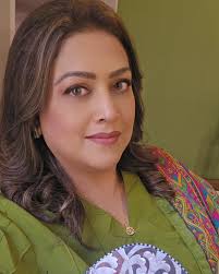 Alhamdulillah for everything ✨️ 💛 #celebrity #celebritystyle  #pakistanidramacelebrities #telefilm #celebritynews #bts #hazelgreeneyes  #vibes