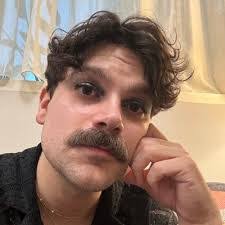 Sarah Brogden's Instagram, Twitter & Facebook