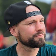 Simon Marshall (@SimonMarshall6)