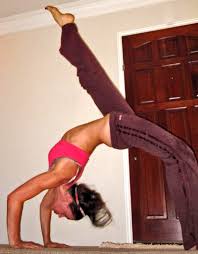 One Legged Wheel Pose Eka Pada Urdhva Dhanurasana Chakrasana Wheel Pose Poses Fitness