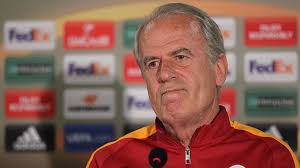 Ve bunu galatasaray camiasında bilmeyen yoktur. Mustafa Denizli Antrenmana Cikmadi