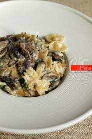 Scaloppine di vitello ai funghi champignon. Pasta Con Crema Di Funghi Champignon