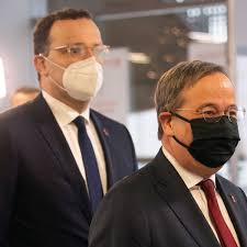 Zwei tage später saßen seine mitarbeiter bei uns im konferenzraum und haben sich unsere masken und kittel angeguckt, sagte von daniels zur. Corona Schutzausrustung Armin Laschet Weist Vorwurf Der Vetternwirtschaft Zuruck Der Spiegel