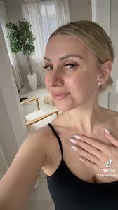 Julie Bitner's Instagram, Twitter & Facebook