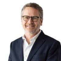 Tom Housley's Instagram, Twitter & Facebook