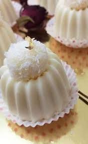 Pin By Zinou Zinou On Gateau Samira In 2020 Dessert Recipes Food Mini Cakes