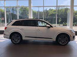 Side View Of The 2018 Audi Q7 In Carrara White Vehicle Available At Audi Of Bridgewater Nj Audi Q7 Audi Dealership Audi
