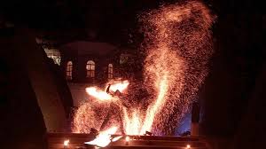 Buchen sie feuerschlucker und feuertänzer! Professionelle Feuershow Dresden Firmenfeier Gala Hochzeit