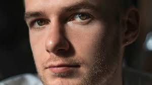 If A Man Does These 6 Things, He's Still Healing From Someone Else