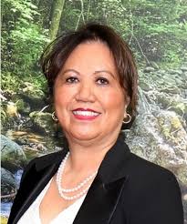 Vicky Rollins's Instagram, Twitter & Facebook