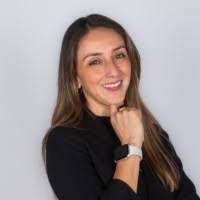 Karen Haro's Instagram, Twitter & Facebook